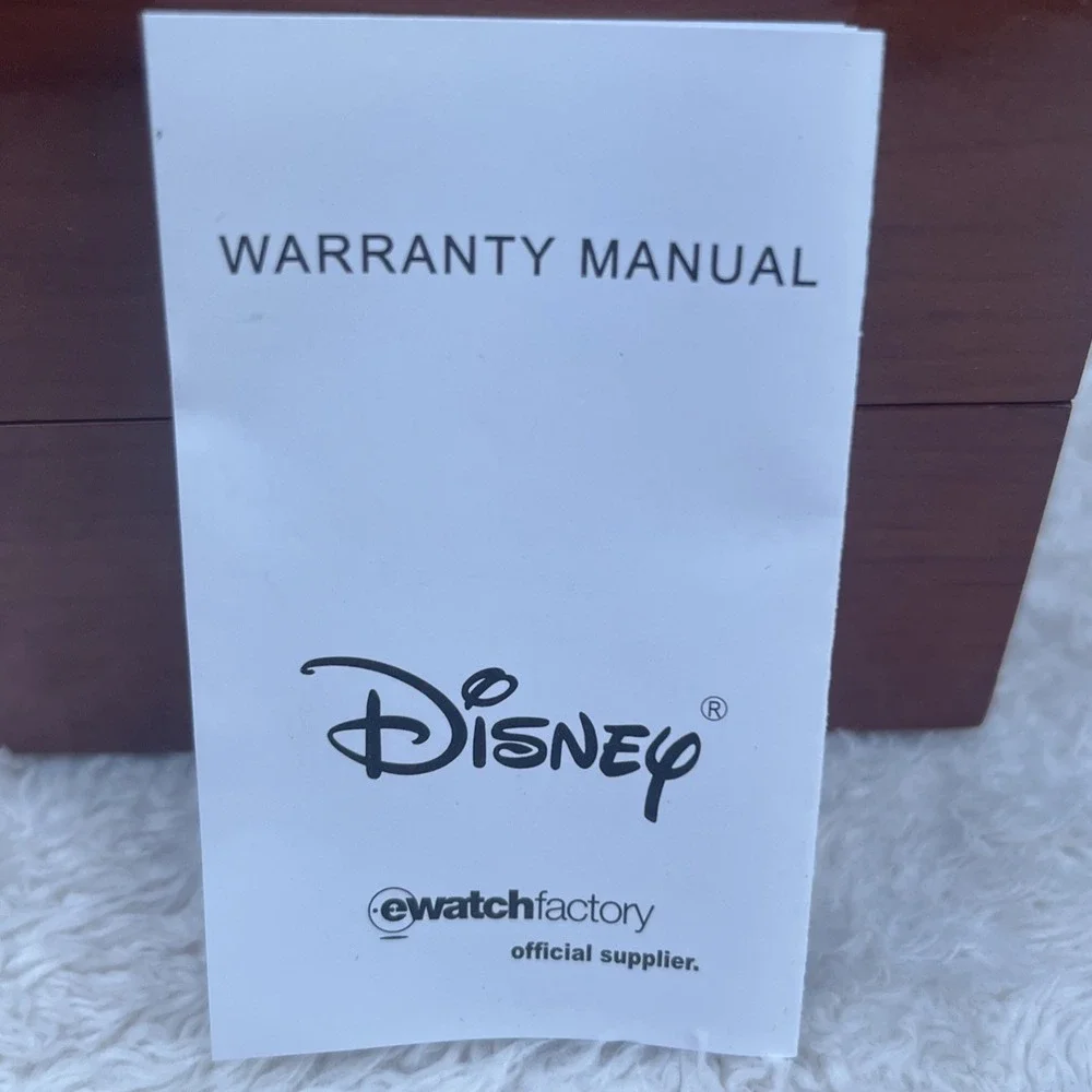 RARE Limited Edition Disney Mickey Mouse 2006 Shareholders Watch with Wood Case
